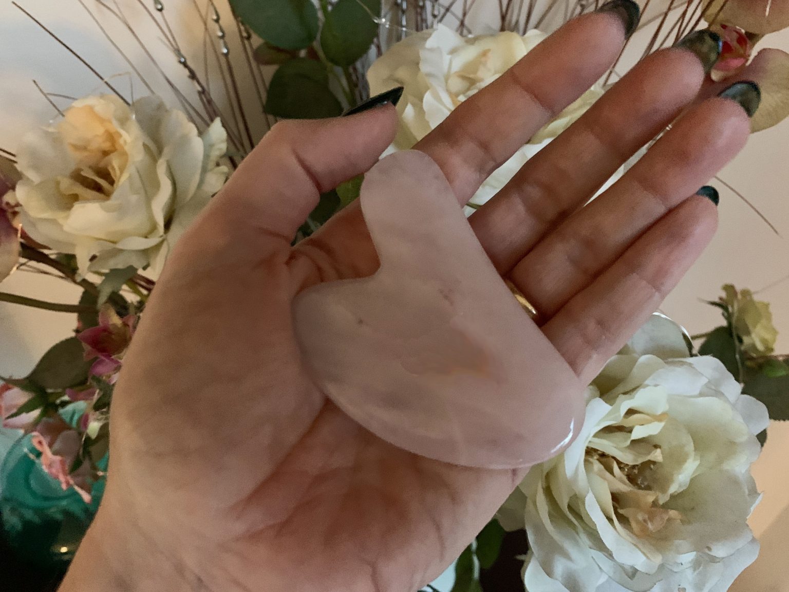 VEGCOO Quarzo Rosa Rullo Gua Sha Kit, Giada Roller Viso e Pietra di Guasha, Massaggio per Viso Collo Corpo Muscoli